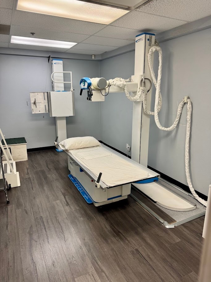 Digital X-ray room with exam table